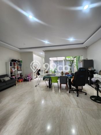 Jual Rumah Luas Elegan Dengan View Cantik di Gading Serpong, Tangerang Jual Rumah Luas Elegan Dengan View Cantik di Gading Serpong, Tangerang