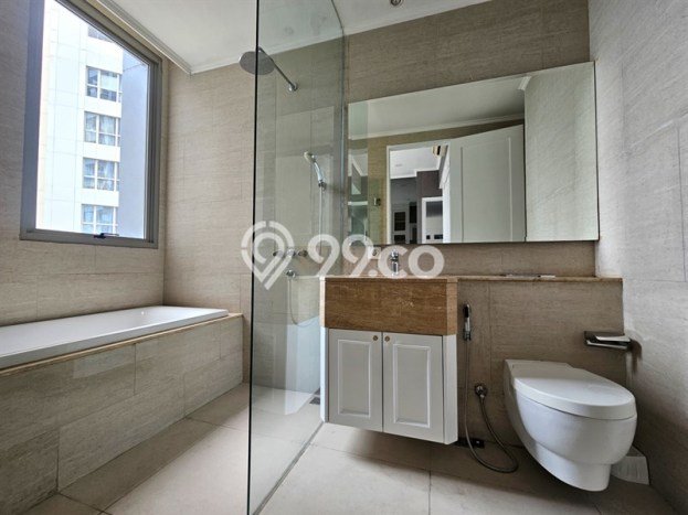 Dijual Apartemen Luxury di Taman Anggrek 3 Kamar & 3 Kamar Mandi Dijual Apartemen Luxury di Taman Anggrek 3 Kamar & 3 Kamar Mandi