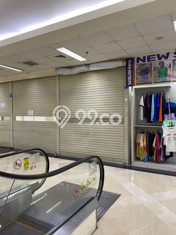 Komersial Bagus Dijual LB 7m2 Lokasi Strategis Jakarta Selatan Area Cocok untuk Berbisnis Komersial Bagus Dijual LB 7m2 Lokasi Strategis Jakarta Selatan Area Cocok untuk Berbisnis