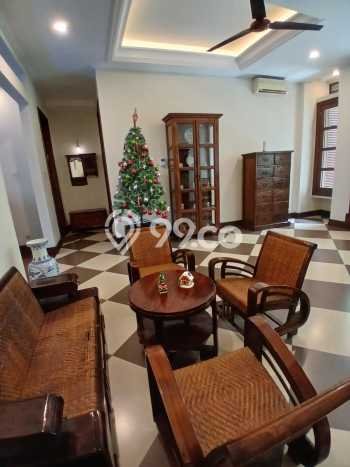 Siap Huni Hunian Elit 10 Kamar di Menteng Dekat ke Mana Pun Siap Huni Hunian Elit 10 Kamar di Menteng Dekat ke Mana Pun