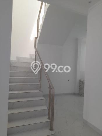 Rumah Eksklusif Siap Huni LT 102m2 di Kelapa Gading, Jakarta Utara Rumah Eksklusif Siap Huni LT 102m2 di Kelapa Gading, Jakarta Utara