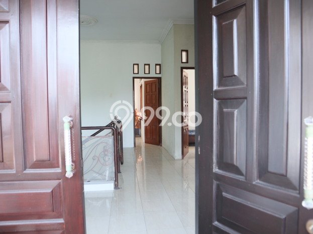 Hunian Mewah Dijual LT 220m2 di Banyumanik, Semarang Hunian Mewah Dijual LT 220m2 di Banyumanik, Semarang