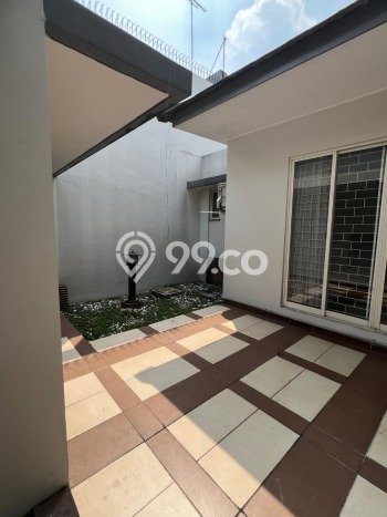 Rumah di Alam Sutera, 3 KT, Dekat Pusat Kota, Luas 200m² Bangunan 210m² Rumah di Alam Sutera, 3 KT, Dekat Pusat Kota, Luas 200m² Bangunan 210m²