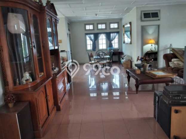 Hunian Mewah LB 350m2 Siap Huni Desain Elegan di Pondok Kelapa, Jakarta Timur Hunian Mewah LB 350m2 Siap Huni Desain Elegan di Pondok Kelapa, Jakarta Timur