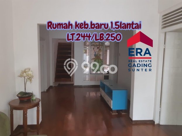 Siap Huni Rumah Mewah 5 Kamar di Kebayoran Baru Dekat ke Mana Pun Siap Huni Rumah Mewah 5 Kamar di Kebayoran Baru Dekat ke Mana Pun