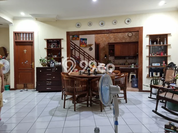 Jual Rumah Bagus Siap Huni LB 96m2 di Kebon Jeruk, Jakarta Barat Jual Rumah Bagus Siap Huni LB 96m2 di Kebon Jeruk, Jakarta Barat