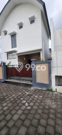 Vila Kawasan , Area 115m2m², Posisi Premium Vila Kawasan , Area 115m2m², Posisi Premium