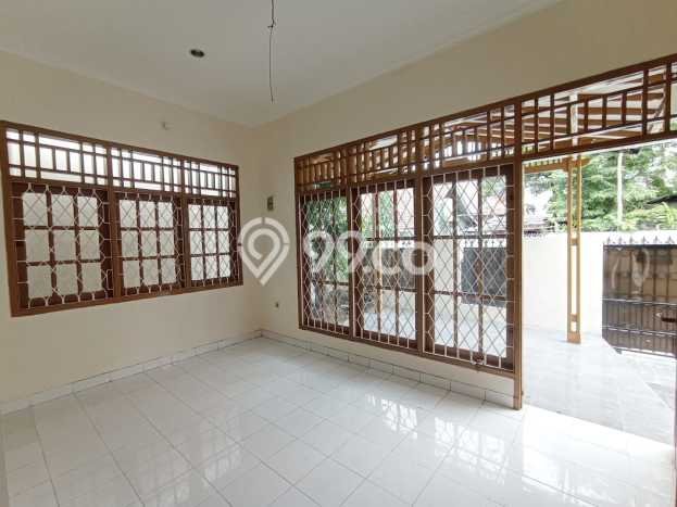 NEW LISTING! Rumah kawasan , Ready, 4 KT, Akses Jakarta Timur, Jakarta Timur, LT 135m2m² Bangunan 120m2m² NEW LISTING! Rumah kawasan , Ready, 4 KT, Akses Jakarta Timur, Jakarta Timur, LT 135m2m² Bangunan 120m2m²