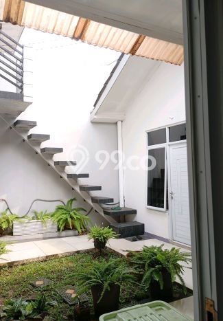 Rumah Modern 4 KT di Cibubur Jakarta Timur Semi Furnished Rumah Modern 4 KT di Cibubur Jakarta Timur Semi Furnished