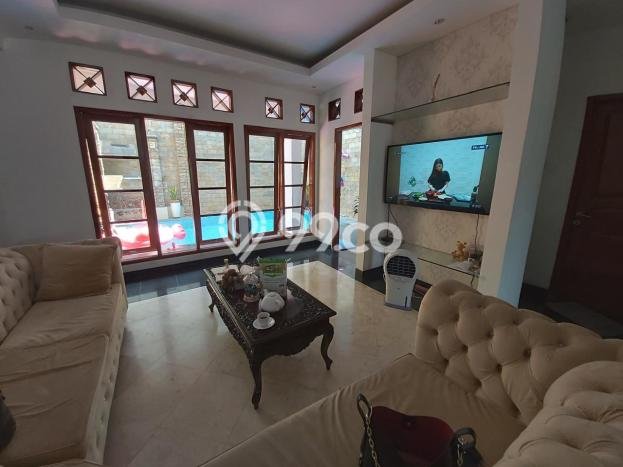 Dijual Rumah Luas Elegan Dengan View Cantik di Cibubur, Depok Dijual Rumah Luas Elegan Dengan View Cantik di Cibubur, Depok