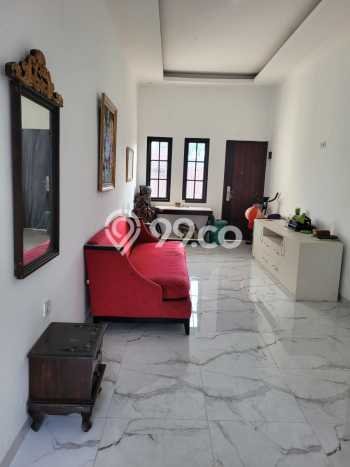 Rumah Modern 2 KT di Raffles Hills Jakarta Timur Unfurnished Rumah Modern 2 KT di Raffles Hills Jakarta Timur Unfurnished
