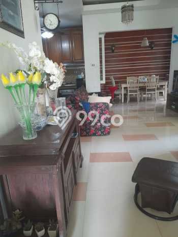 Jual Rumah Luas Megah Dengan View Eksklusif di Citra Grand, Jakarta Timur Jual Rumah Luas Megah Dengan View Eksklusif di Citra Grand, Jakarta Timur