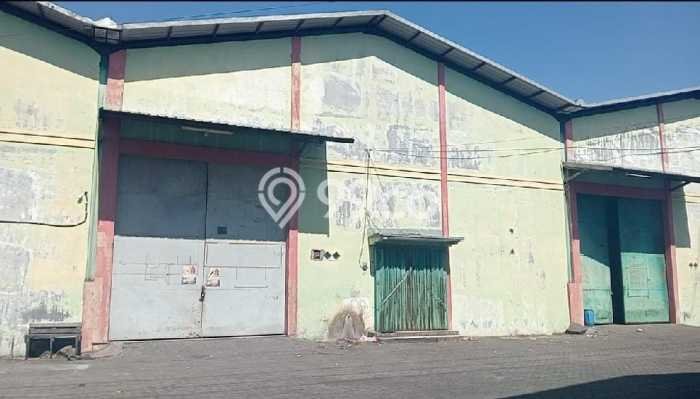 Gudang Area Perdagangan Kawasan Buduran, Luas 630m2m², Siap Operasi Gudang Area Perdagangan Kawasan Buduran, Luas 630m2m², Siap Operasi