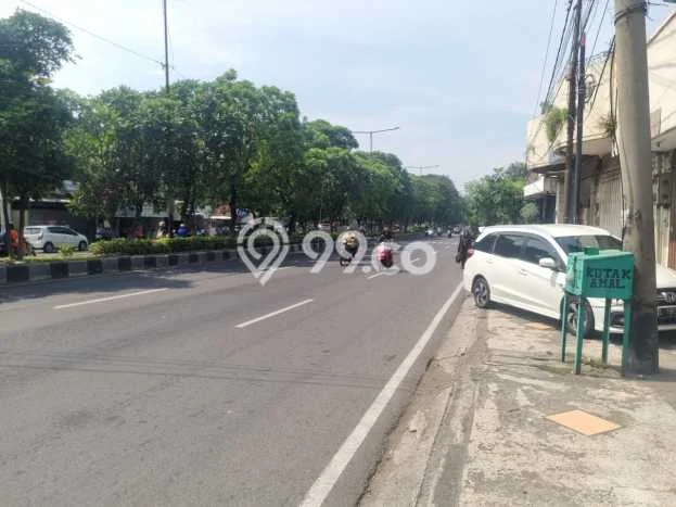 Ruko disewakan di Simokerto Surabaya dengan luas bangunan 300m2 Ruko disewakan di Simokerto Surabaya dengan luas bangunan 300m2