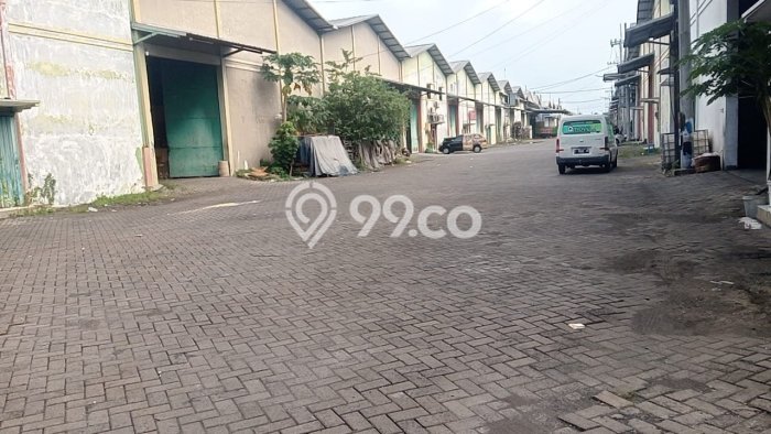 Gudang Dijual di Buduran Sidoarjo dengan Luas Bangunan 600m2 Gudang Dijual di Buduran Sidoarjo dengan Luas Bangunan 600m2