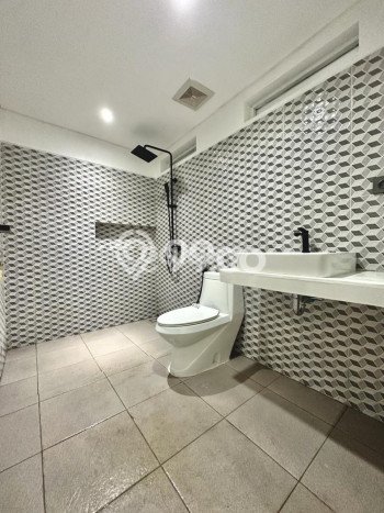 Hunian Cantik Modern Lb 200m2 di Gubeng, Surabaya Hunian Cantik Modern Lb 200m2 di Gubeng, Surabaya
