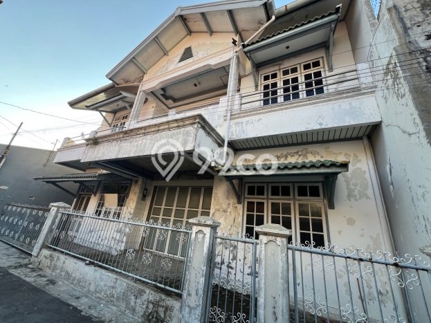Rumah Strategis di Pekalipan, Cirebon, Luas 165m² Bangunan 330m² - HARGA NEGO! Rumah Strategis di Pekalipan, Cirebon, Luas 165m² Bangunan 330m² - HARGA NEGO!