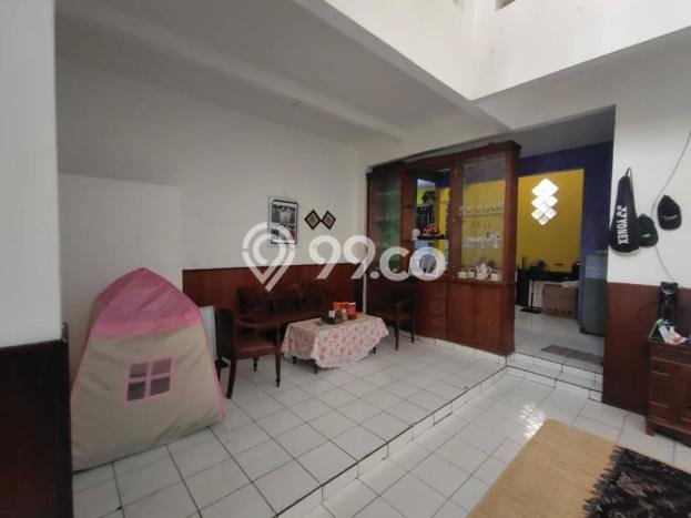 Rumah Siap Pakai di Kiaracondong, Bandung, Luas 134m2m² Bangunan 210m2m² Rumah Siap Pakai di Kiaracondong, Bandung, Luas 134m2m² Bangunan 210m2m²