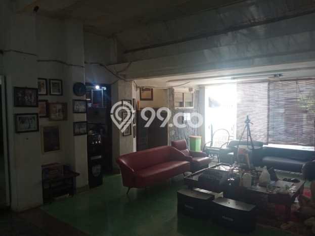 Rumah Elit Modern Tanpa Renovasi di Supratman Bandung Rumah Elit Modern Tanpa Renovasi di Supratman Bandung