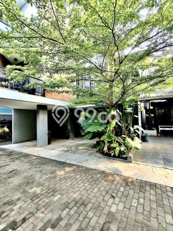 Ready to Use! Premium House LT 275m2 Desain Elegan di Lebak Bulus Ready to Use! Premium House LT 275m2 Desain Elegan di Lebak Bulus