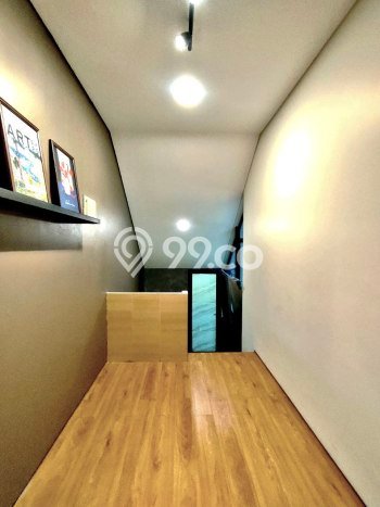 Ready to Use! Premium House LT 275m2 Desain Elegan di Lebak Bulus Ready to Use! Premium House LT 275m2 Desain Elegan di Lebak Bulus