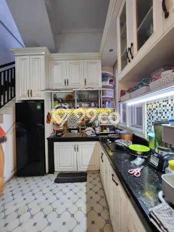 Jual Rumah Luas Elegan Dengan View Eksklusif di Pondok Kelapa, Jakarta Timur Jual Rumah Luas Elegan Dengan View Eksklusif di Pondok Kelapa, Jakarta Timur