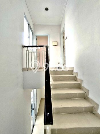 Rumah Modern 3 KT di Cibubur Bogor Semi Furnished Rumah Modern 3 KT di Cibubur Bogor Semi Furnished