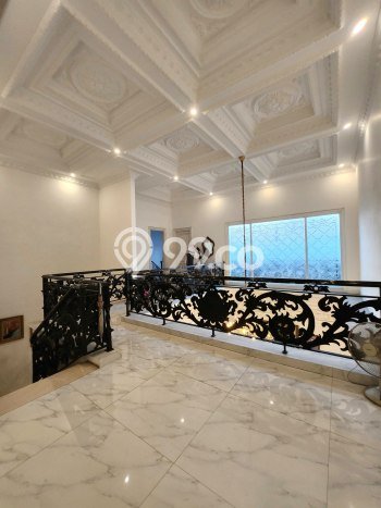 Jual Rumah Luas Elegan Dengan View Eksklusif di Pondok Kelapa, Jakarta Timur Jual Rumah Luas Elegan Dengan View Eksklusif di Pondok Kelapa, Jakarta Timur