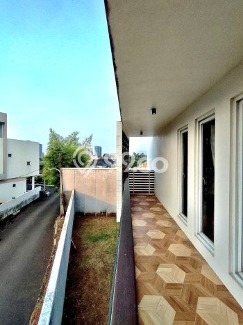 Rumah Elit Modern Siap Huni di Lebak Bulus Jakarta Selatan Rumah Elit Modern Siap Huni di Lebak Bulus Jakarta Selatan