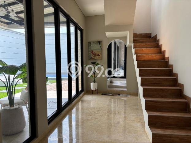 Rumah Mewah LB 420m2 Siap Pakai Desain Elegan di Bintaro, Tangerang Selatan Rumah Mewah LB 420m2 Siap Pakai Desain Elegan di Bintaro, Tangerang Selatan