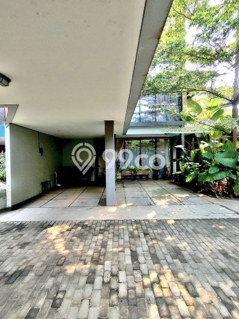 Ready to Use! Premium House LT 275m2 Desain Elegan di Lebak Bulus Ready to Use! Premium House LT 275m2 Desain Elegan di Lebak Bulus