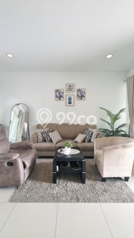 Rumah Luas Asri 4 KT Siap Huni di BSD Nusaloka Tangerang Rumah Luas Asri 4 KT Siap Huni di BSD Nusaloka Tangerang