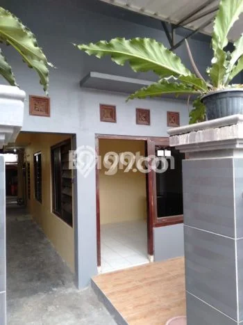 Rumah di Pasar Kliwon, 1 KM, Area Berkembang Rumah di Pasar Kliwon, 1 KM, Area Berkembang