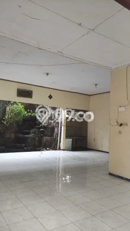 Lokasi strategis! Rumah siap pakai dikontrakkan di Karanganyar LB 180m2 Lokasi strategis! Rumah siap pakai dikontrakkan di Karanganyar LB 180m2
