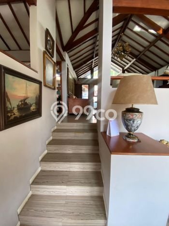 Rumah Mewah LB 200m2 Siap Pakai Desain Elegan di Sayap Dago, Bandung Rumah Mewah LB 200m2 Siap Pakai Desain Elegan di Sayap Dago, Bandung