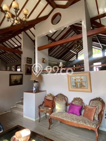 Rumah Mewah LB 200m2 Siap Pakai Desain Elegan di Sayap Dago, Bandung Rumah Mewah LB 200m2 Siap Pakai Desain Elegan di Sayap Dago, Bandung