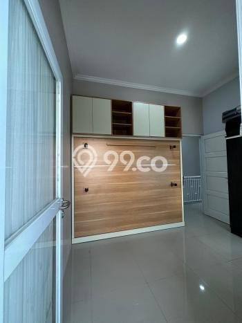 Rumah Strategis dengan Luas Tanah 73m² dan Luas Bangunan 100m² di Area Arcamanik, Bandung Rumah Strategis dengan Luas Tanah 73m² dan Luas Bangunan 100m² di Area Arcamanik, Bandung