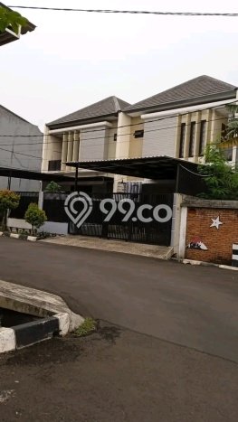 Siap Huni Hunian Elit 5 Kamar di Duren Sawit Dekat ke Mana Pun Siap Huni Hunian Elit 5 Kamar di Duren Sawit Dekat ke Mana Pun