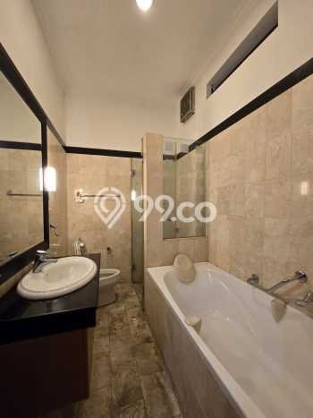 Rumah Elit Modern Tanpa Renovasi di Pondok Kelapa Jakarta Timur Rumah Elit Modern Tanpa Renovasi di Pondok Kelapa Jakarta Timur