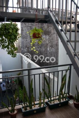 Dijual Rumah Luas Megah Dengan View Cantik di Pondok Kelapa, Jakarta Timur Dijual Rumah Luas Megah Dengan View Cantik di Pondok Kelapa, Jakarta Timur