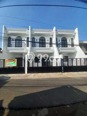 Rumah Modern 3 Kamar LT 100m2 di Cawang Rumah Modern 3 Kamar LT 100m2 di Cawang