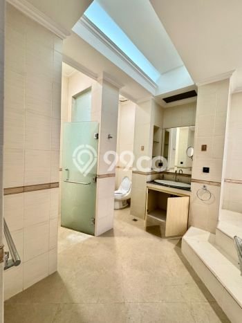 Rumah Elit LB 600m2 Siap Pakai Desain Elegan di Kedoya Baru, Jakarta Barat Rumah Elit LB 600m2 Siap Pakai Desain Elegan di Kedoya Baru, Jakarta Barat