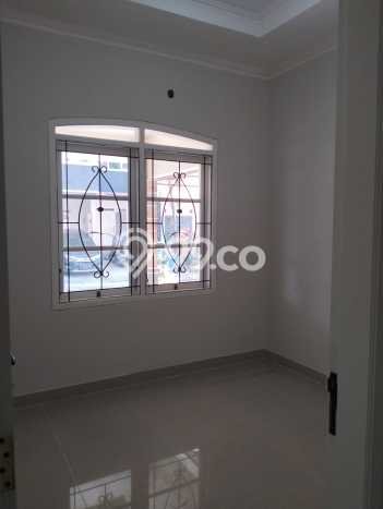 Dijual Rumah Modern 5 KT di Kota Wisata, Jakarta Timur Dijual Rumah Modern 5 KT di Kota Wisata, Jakarta Timur