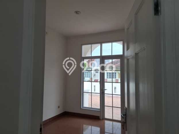 HUNIAN BERKELAS! Rumah Premium Kota Wisata, Jakarta Timur, Luas Tanah 136m2m² Luas Bangunan 160m2m² HUNIAN BERKELAS! Rumah Premium Kota Wisata, Jakarta Timur, Luas Tanah 136m2m² Luas Bangunan 160m2m²
