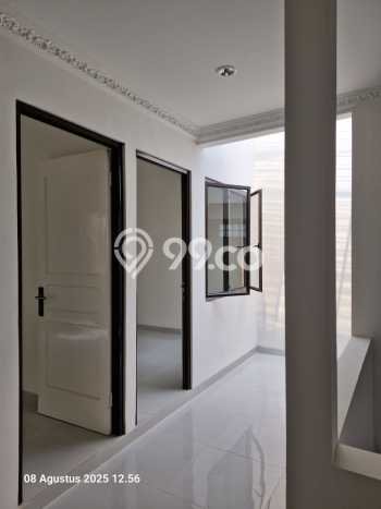 Dijual Hunian Rumah Terawat 4 Kamar di Kota Wisata, Jakarta Timur Dijual Hunian Rumah Terawat 4 Kamar di Kota Wisata, Jakarta Timur