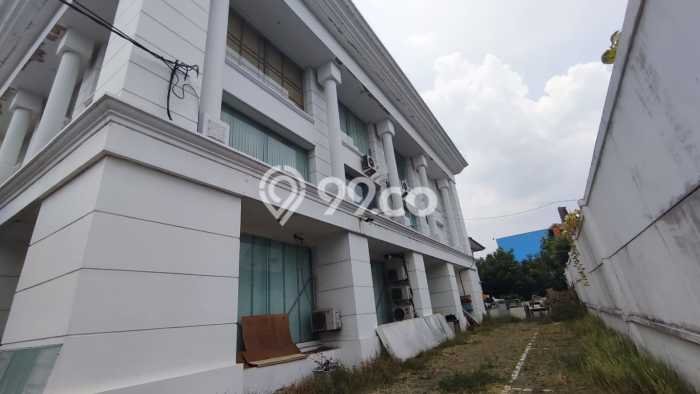 Disewakan Komersial di Pasar Kliwon Surakarta LT 2580m2, LB 1699m2 Disewakan Komersial di Pasar Kliwon Surakarta LT 2580m2, LB 1699m2
