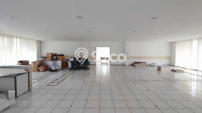 Disewakan Komersial di Pasar Kliwon Surakarta LT 2580m2, LB 1699m2 Disewakan Komersial di Pasar Kliwon Surakarta LT 2580m2, LB 1699m2