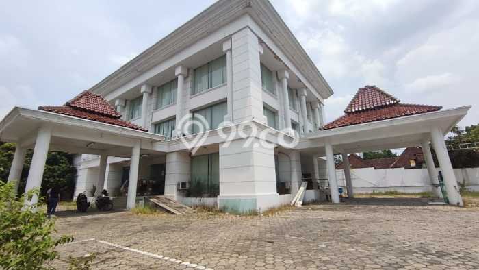 Disewakan Komersial di Pasar Kliwon Surakarta LT 2580m2, LB 1699m2 Disewakan Komersial di Pasar Kliwon Surakarta LT 2580m2, LB 1699m2