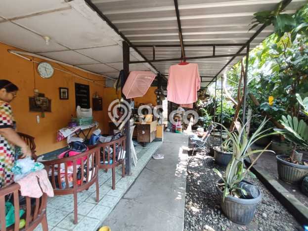 Rumah Mewah LB 600m2 Siap Huni Desain Elegan di Pucang Sawit, Surakarta Rumah Mewah LB 600m2 Siap Huni Desain Elegan di Pucang Sawit, Surakarta