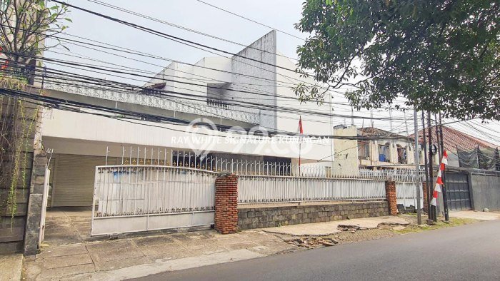 Dijual Rumah Premium dengan Fasilitas Sekitar Komplit di Kebayoran Baru, Jakarta Selatan Dijual Rumah Premium dengan Fasilitas Sekitar Komplit di Kebayoran Baru, Jakarta Selatan